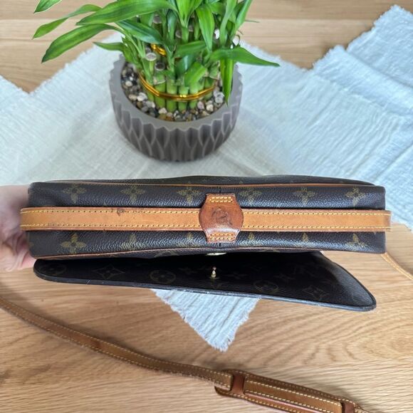 ✅AUTHENTIC✅LOUIS VUITTON SAINT GERMAIN CROSSBODY BAG - Picture 9 of 16